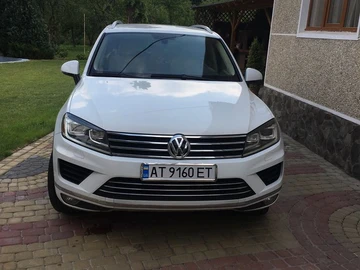 Авто Volkswagen Touareg 2015 № 8063610