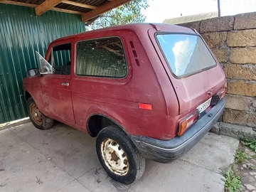 Авто ВАЗ 2121 1989 № 8065614