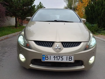 Авто Mitsubishi Grandis 2006 № 8066010