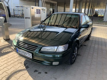 Авто Toyota Camry 1988 № 8066044