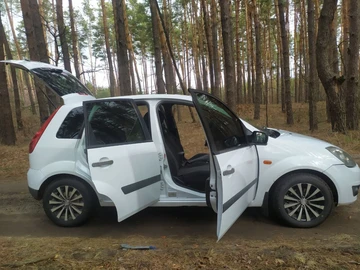 Авто Ford Fiesta 2007 № 8066129