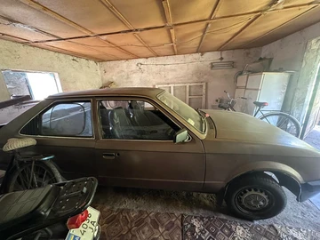 Авто Opel Admiral 1981 № 8066258