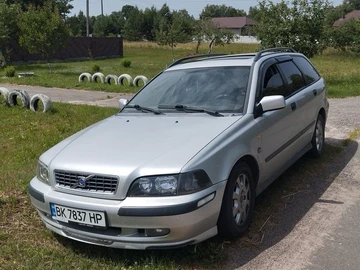 Авто Volvo V40 Kombi 2002 № 8066957