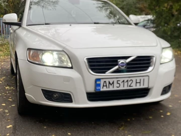 Авто Volvo V50 2009 № 8066968
