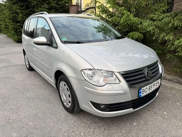 Авто Volkswagen Touran 2010 № 8066991