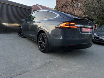 Авто Tesla Model X 2019 № 8067092