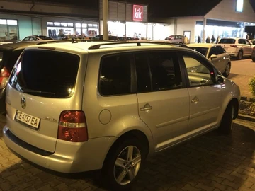 Авто Volkswagen Touran 2006 № 8068544