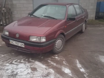 Авто Volkswagen Passat Sedan 1992 № 8069032