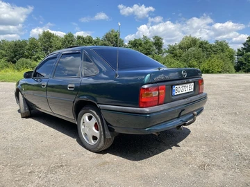 Авто Opel Vectra 1995 № 8069085