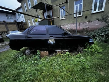 Авто ВАЗ 2110 1999 № 8069100