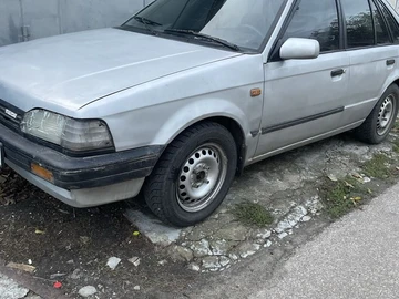 Авто Mazda 323 1986 № 8069149