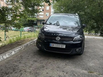 Авто Volkswagen Touran 2011 № 8069293
