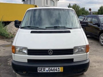 Авто Volkswagen Transporter 2000 № 8069415