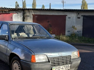 Авто Opel Kadett 1988 № 8069631