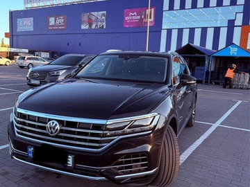 Авто Volkswagen Touareg 2019 № 8070098