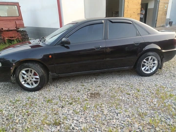 Авто Audi A4 1995 № 8070156