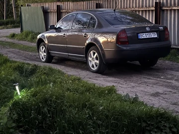 Авто Skoda Superb 2003 № 8070311