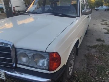 Авто Mercedes E Серия 1981 № 8070423