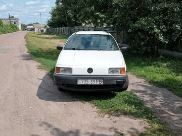 Авто Volkswagen Passat Variant 1988 № 8070604