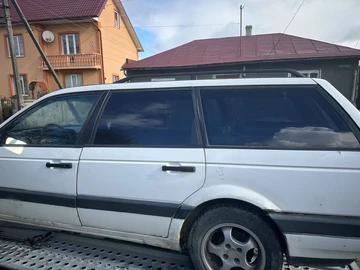 Авто Volkswagen Passat Sedan 1992 № 8070691