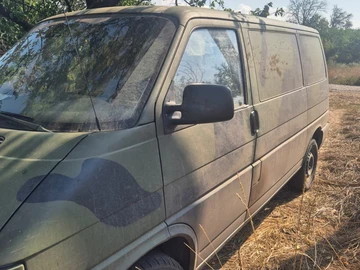 Авто Volkswagen Transporter 2000 № 8071034