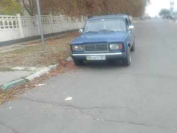 Авто ВАЗ 2107 2004 № 8071113