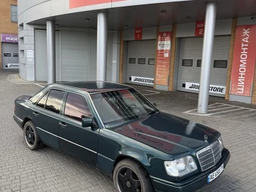 Авто Mercedes 220 1995 № 8071245