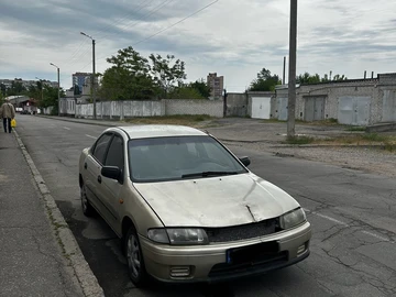 Авто Mazda 323 1996 № 8071270