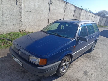 Авто Volkswagen Passat Variant 1993 № 8071281