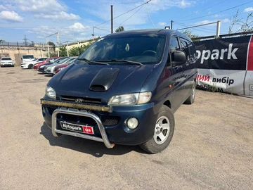 Авто Hyundai H200 1998 № 8071314