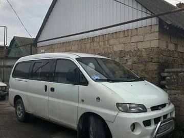 Авто Hyundai H200 1998 № 8071338