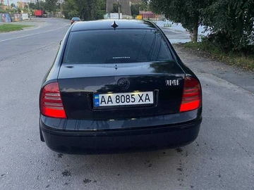 Авто Skoda Superb 2003 № 8071608