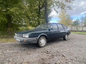 Авто Volkswagen Passat Hatchback 1985 № 8071826