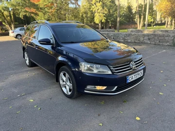 Авто Volkswagen Passat Variant 2012 № 8071977