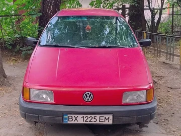 Авто Volkswagen Passat Sedan 1988 № 8072004