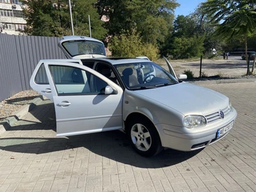 Авто Volkswagen Golf 1999 № 8072016