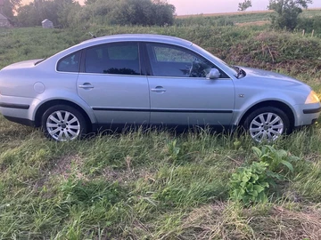 Авто Volkswagen Passat Sedan 2003 № 8072023