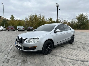 Авто Volkswagen Passat Sedan 2005 № 8072179