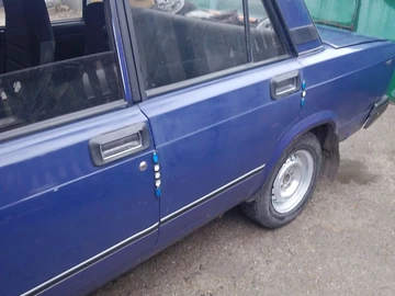 Авто ВАЗ 2107 2000 № 8072456