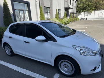 Авто Peugeot 208 2013 № 8072651