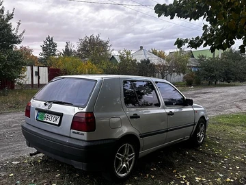 Авто Volkswagen Golf 1993 № 8072790