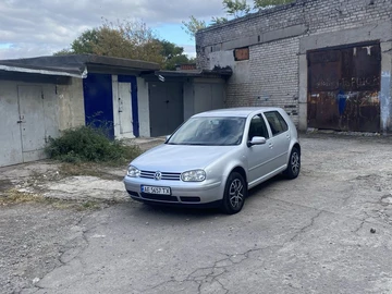 Авто Volkswagen Golf 2001 № 8072947