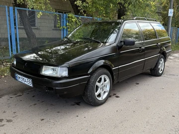 Авто Volkswagen Passat Variant 1990 № 8073294