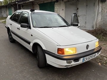 Авто Volkswagen Passat Sedan 1993 № 8073583