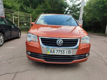 Авто Volkswagen Touran 2008 № 8074208
