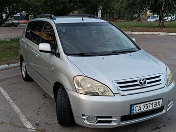 Авто Toyota Avensis Verso 2003 № 8074749