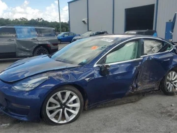 Авто Tesla Model 3 2018 № 8074926