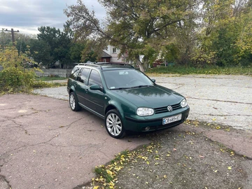 Авто Volkswagen Golf 2000 № 8075031