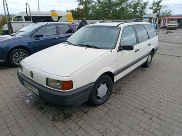 Авто Volkswagen Passat Variant 1989 № 8075255