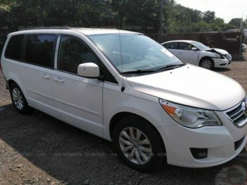 Авто Volkswagen Routan 2013 № 8075278